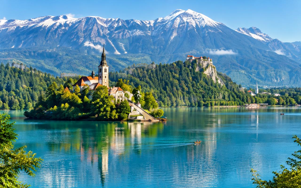 Bled, Postojna Cave & Predjama Castle photo 2