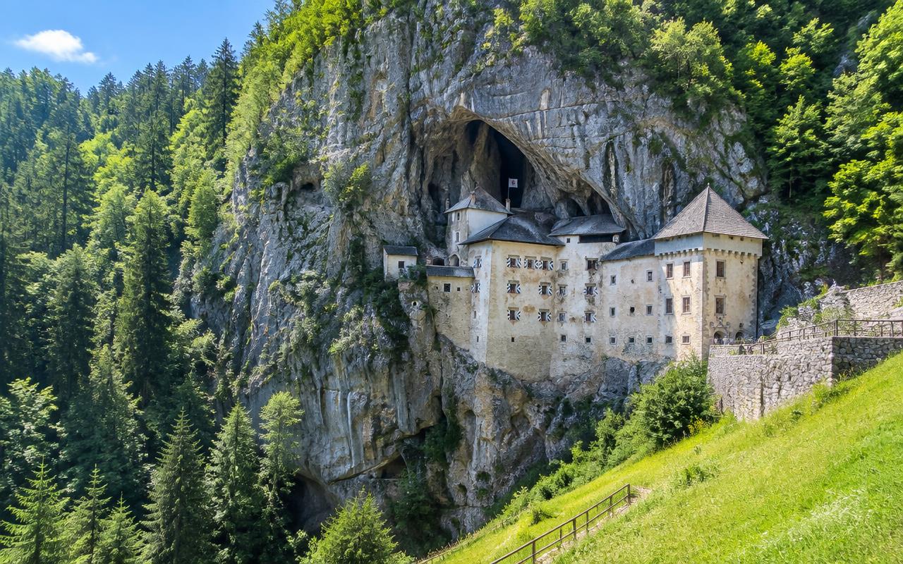 Bled, Postojna Cave & Predjama Castle photo 5